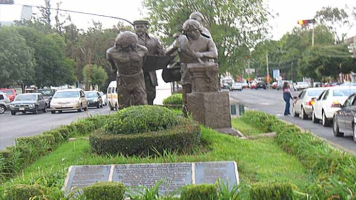 No se retirará escultura de los constructores en Morelia