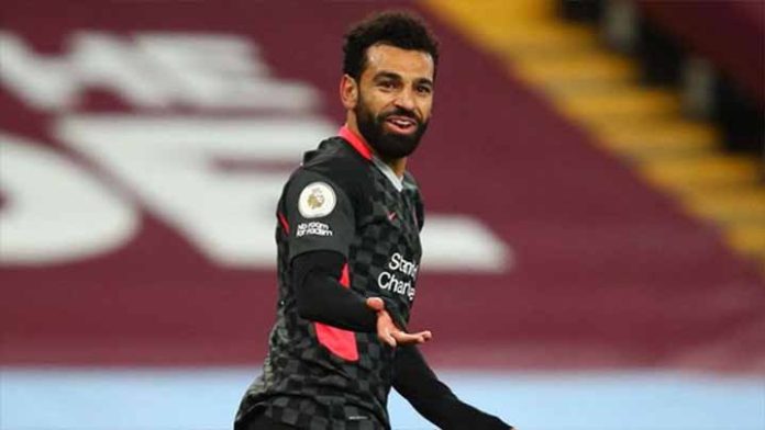 Mohamed Salah defiende a un indigente que era molestado