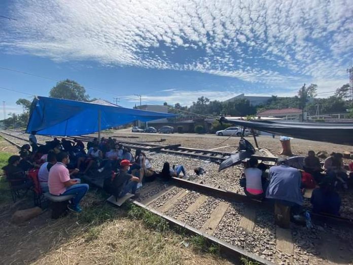 2 mil 939 contenedores afectados en Lázaro Cárdenas por quinto día de toma en las vías del tren