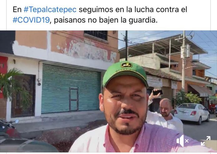 Pese a difamaciones, Memo Valencia, comparte videos apoyando a gente de #Tepalcatepec.