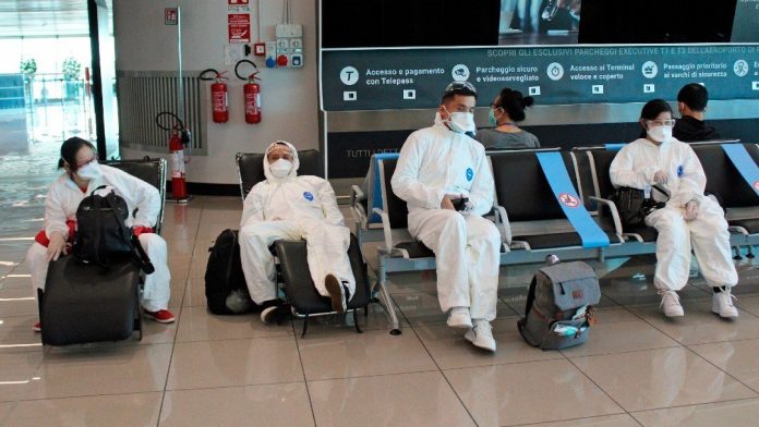 Anticuerpos en sangre y saliva en enfermos de covid-19 podría durar al menos tres meses
