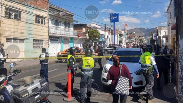 Balean a cuentahabiente en Bucareli