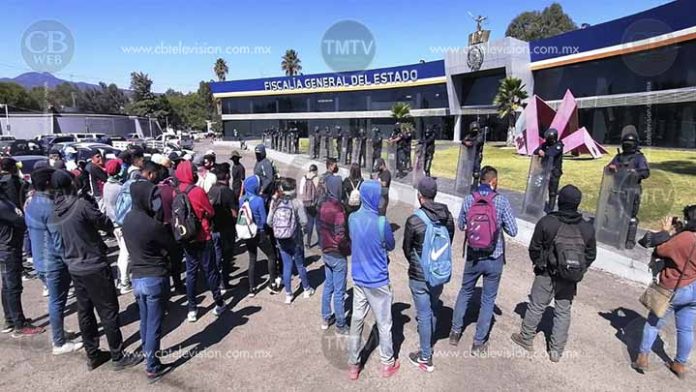 Libres de culpa 13 normalistas, solo bastó una fianza