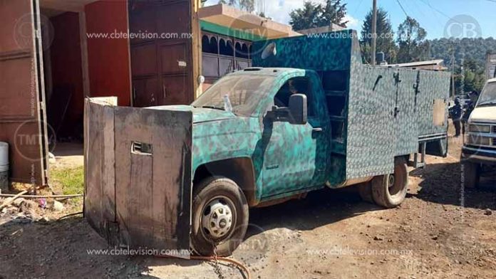 Aseguran 24 vehículos, 2 contenedores y 6 personas en Salvador Escalante