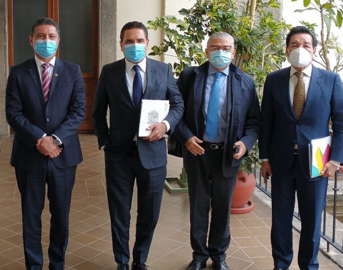 El Rector de la UMSN y el Maestro Oscar Flores Jiménez participaron en reunión para gestionar recursos que permitan el cierre del presente ejercicio fiscal