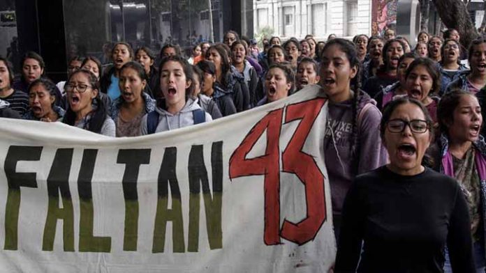 Sentencian a prisión al capitán Martínez, detenido por la desaparición de los 43 normalistas