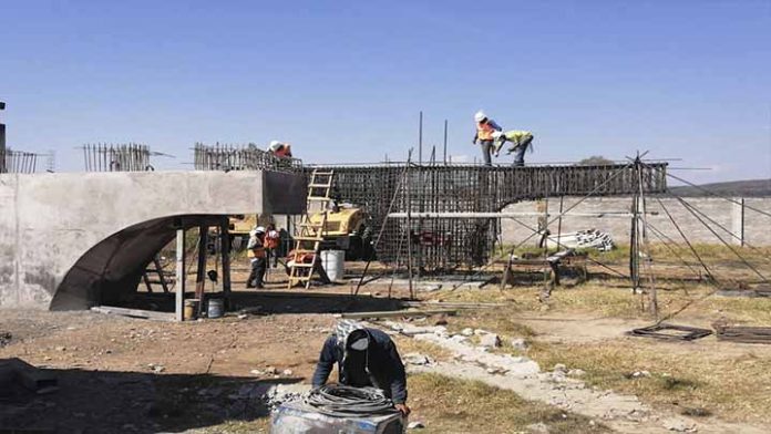 Aún 30 por ciento ejecución del distribuidor a la Salida a Mil Cumbres
