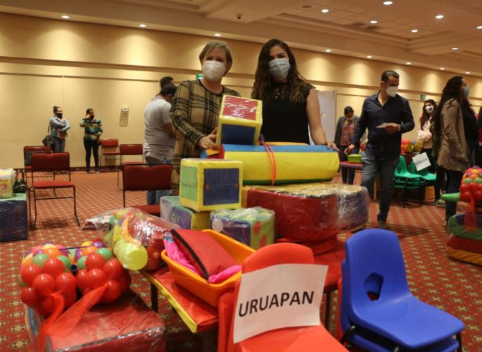 DIF Uruapan recibe material lúdico por parte del DIF Michoacán