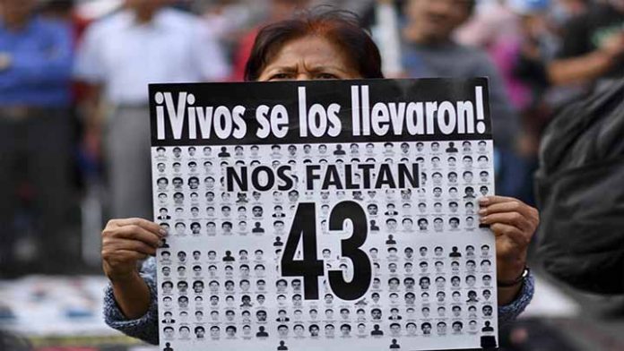 Detienen a militar por presuntamente estar involucrado en la desaparición de los 43 de Ayotzinapa