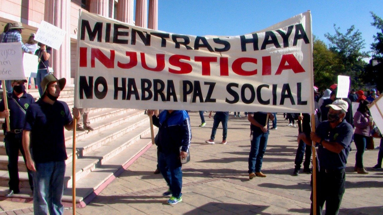 “Nuestras familias tienen hambre”; Trabajadores del Poder Judicial exigen pago de quincenas con manifestación
