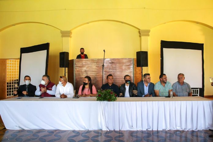 Estructuras y 6 mil comités respaldan a Torres Piña