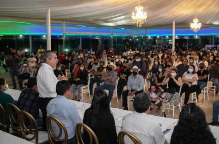 Uruapan consolida su respaldo a Raúl Morón