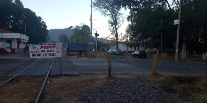 Continúan bloqueos a la vía férrea, suman cuatro mil 892 contenedores afectados