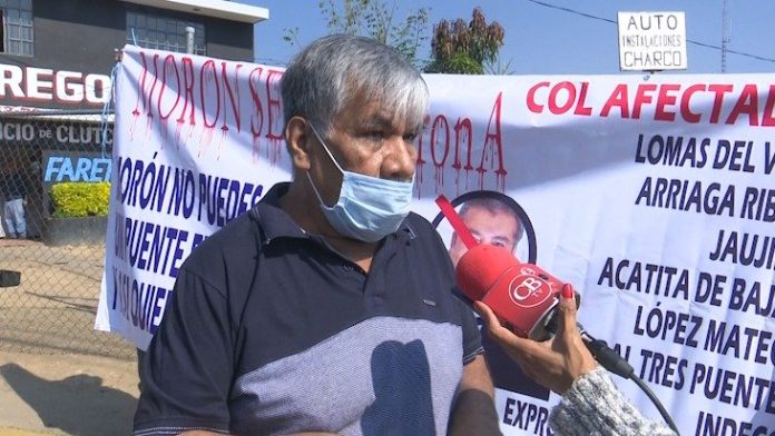 Perdida total de ingresos prevé Don Santiago con la construcción del puente en Siervo de la Nación