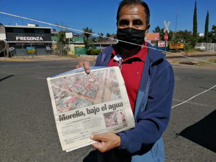 “El puente no es prioridad en este momento”, asegura vecino que ha sufrido de inundaciones en la zona