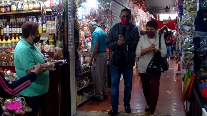 Comerciantes del Mercado de Dulces no registran aumento de ventas