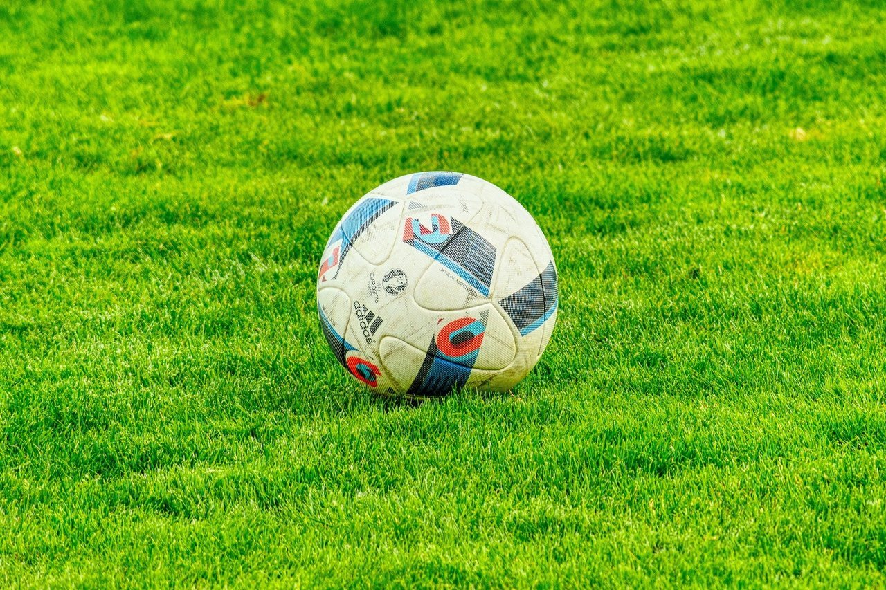 football-2778583_1920