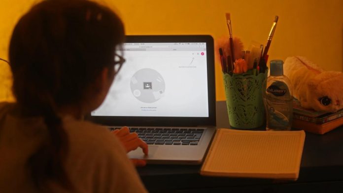 Foráneos podrán continuar con clases en línea: UMSNH