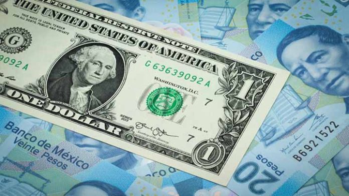 El peso cierra en menos de 20 unidades por dólar