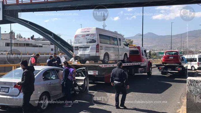 Choque múltiple sobre periférico norte de Morelia