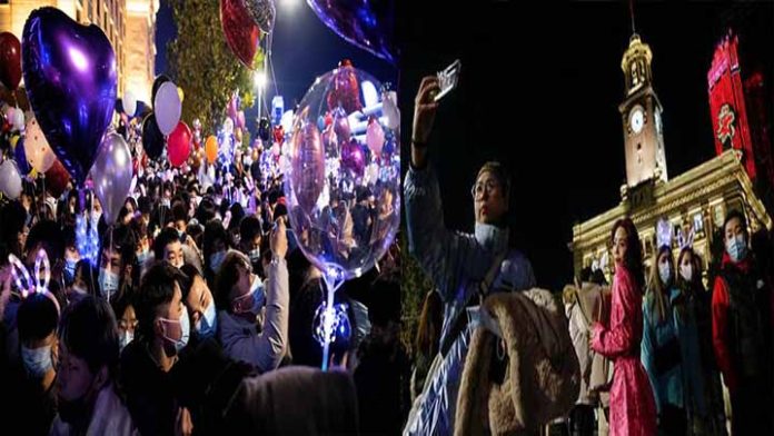 En China no les importa el covid; celebran Año Nuevo sin sana distancia