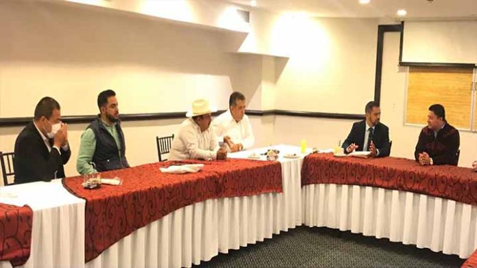 Trabaja Feliciano Flores con presidentes municipales de Michoacán. “Dar resultados a la sociedad es la mejor campaña en Morena” destaca el Legislador Federal