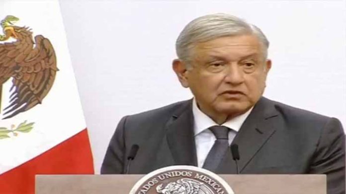 AMLO asegura que han disminuido robos en transporte público, y acepta que no ha podido con los feminicidios