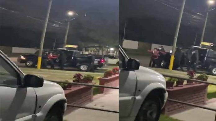Denuncian a policías del Estado de México por presuntamente golpear y electrocutar a un Joven