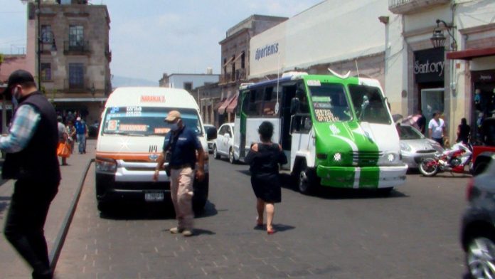 Transportistas perjudicados por falta de clases presenciales