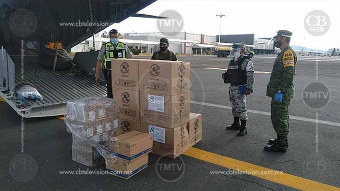 Aterrizan en Morelia vacunas contra el Covid-19