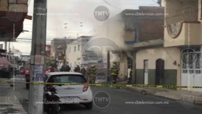 Se quema vivienda en la colonia Ramírez