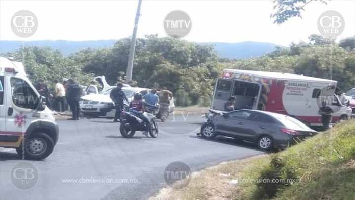 Dos heridos deja choque frontal en Uruapan