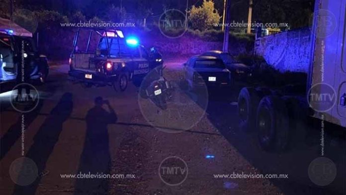 Arrestan a cinco cuando colocaban narcomantas en Zamora