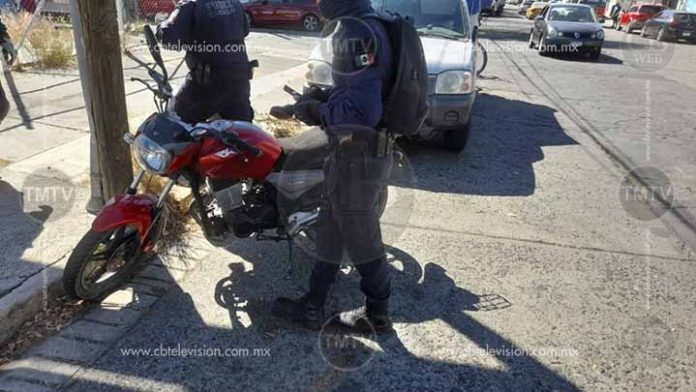 Cuentahabiente atropella a motociclistas que lo querían atracar en Morelia