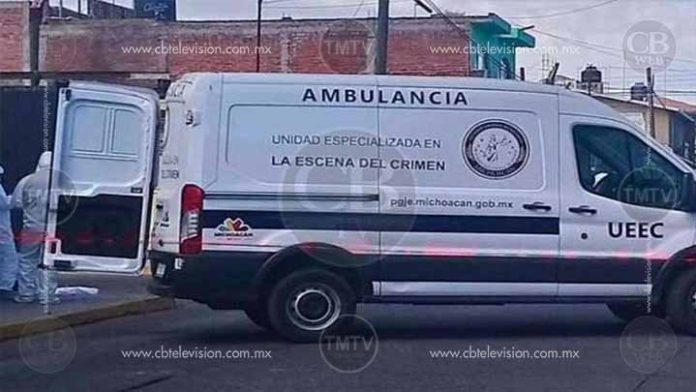 Atacan a balazos a tres personas en Cotija