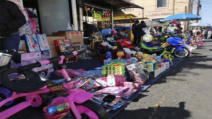 Reducción de espacios no frenará a comerciantes jugueteros el día de reyes