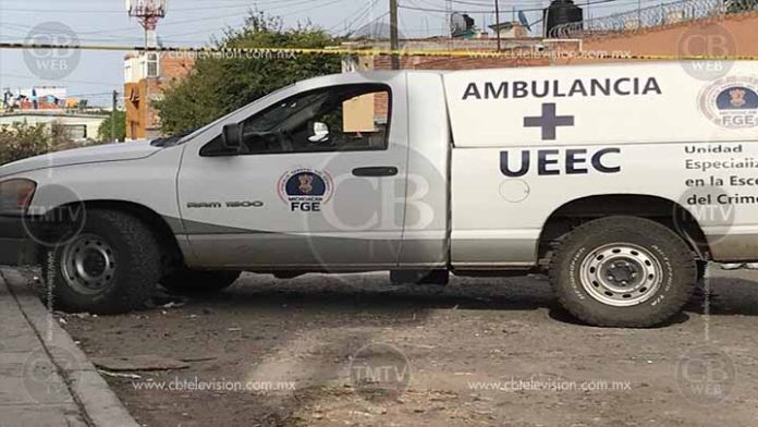 Muere a balazos dentro de vivienda en obra negra