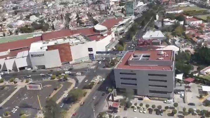 Ladrones se equivocan; atracan al cuentahabiente que no portaba el dinero