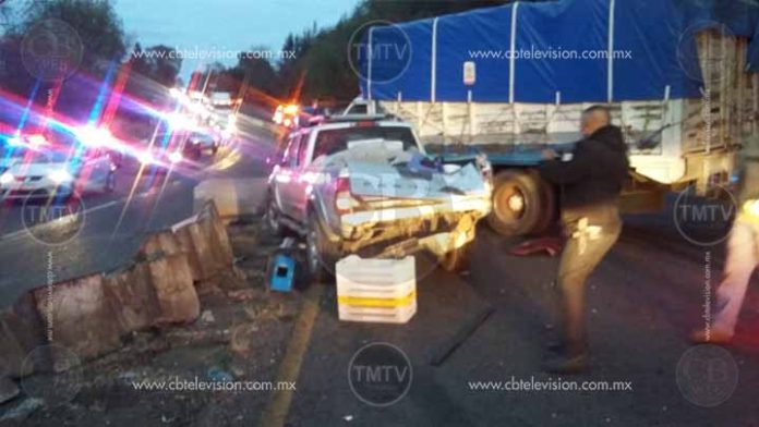 Choque de Torton y camioneta deja un lesionado al sur de Morelia