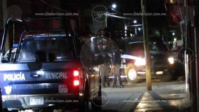 Seis heridos y tres camionetas aseguradas deja enfrentamiento en Chinicuila