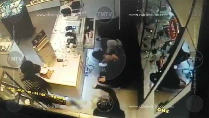 Atracan joyería en las Américas; más de un millón de pesos