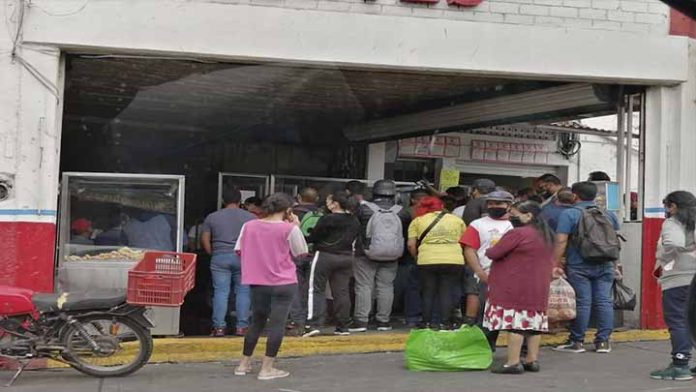 ¡Y la sana distancia! Negocios en la central de abastos sin medidas sanitarias