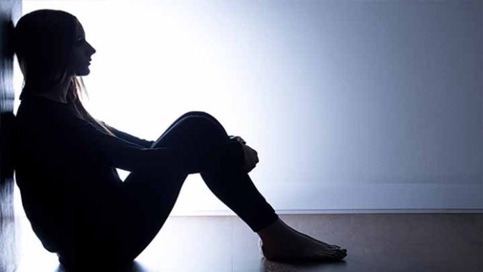 ¿Triste, deprimido o agotado? ¡Cuidado! Estado emocional negativo puede aumentar riesgo de infección de covid-19