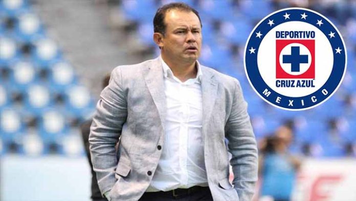 Ni Hugo, ni Almeyda, Juan Reynoso será el estratega celeste