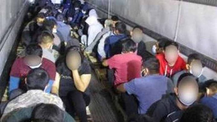 Patrulla fronteriza detiene a 150 migrantes que intentaban llegar a EU