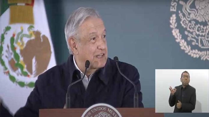 López Obrador dice que gobiernos anteriores no hacían nada por los jóvenes