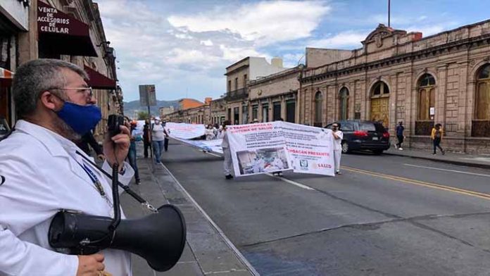 Personal de Salud exige vacunas, equipo y sanciones para derechohabientes que los agredan; se manifestarán este viernes