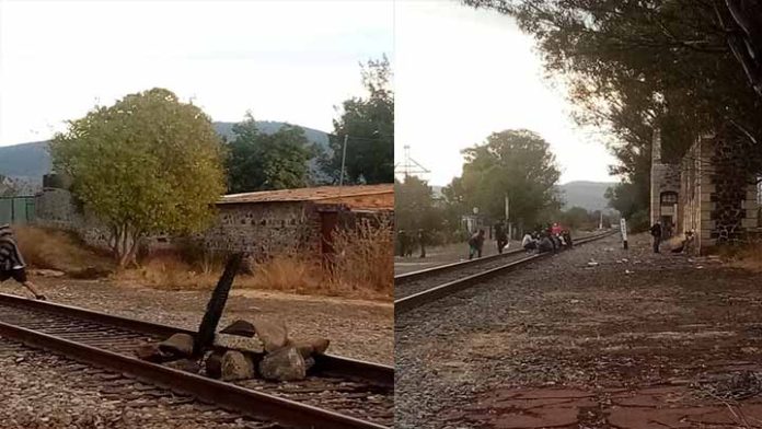 ¡Atención, estudiantes protagonizan el primer bloqueo del año en las vías férreas!