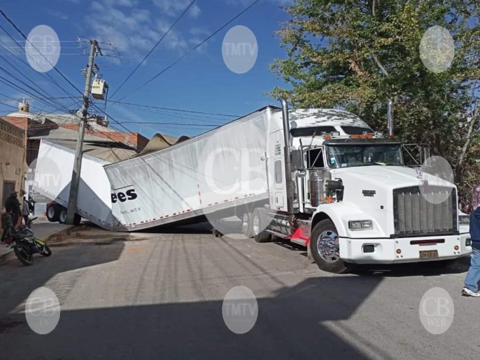 Se truena la caja de trailer en La Piedad