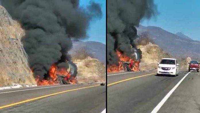 Se incendia trailer en la siglo XXI